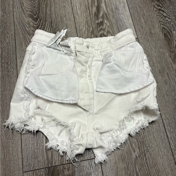 Zara Women's White Frayed Denim Shorts - Picture 8 of 9